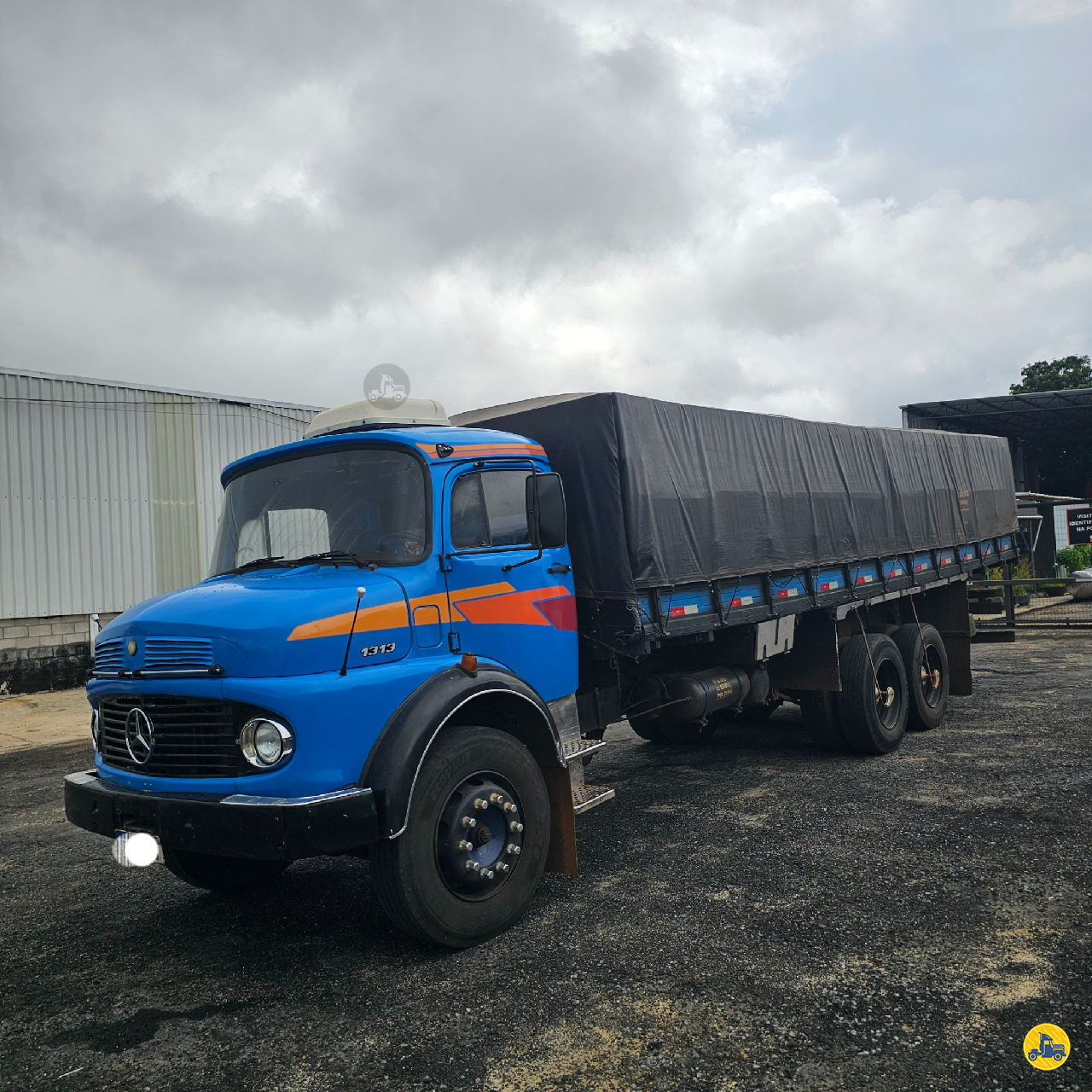 CAMINHAO MERCEDES-BENZ MB 1313 Graneleiro Truck 6x2 ITrucks GOIANIA GOIAS GO