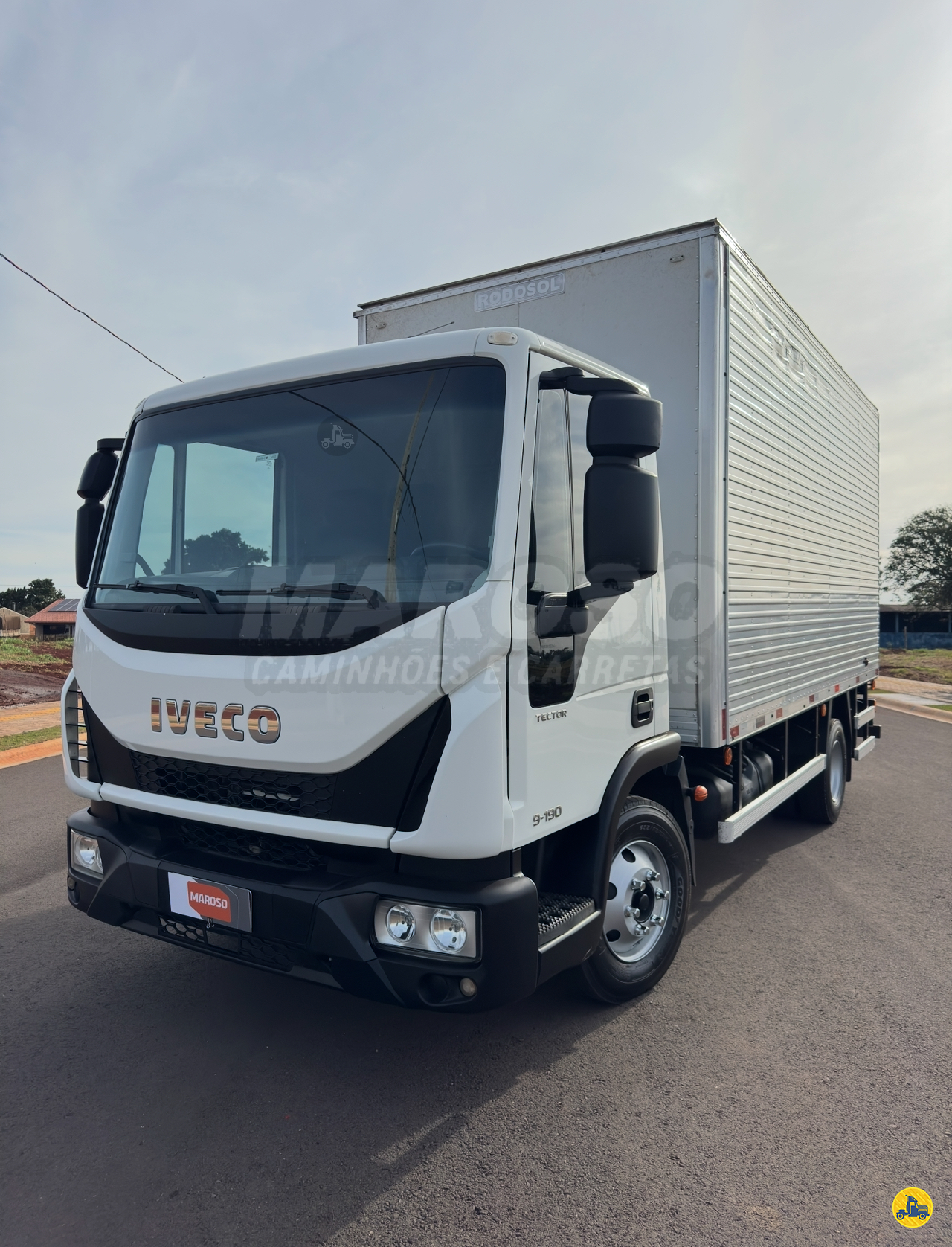 CAMINHAO IVECO TECTOR 9-190 Baú Furgão 3/4 4x2 Maroso Caminhões TOLEDO PARANÁ PR