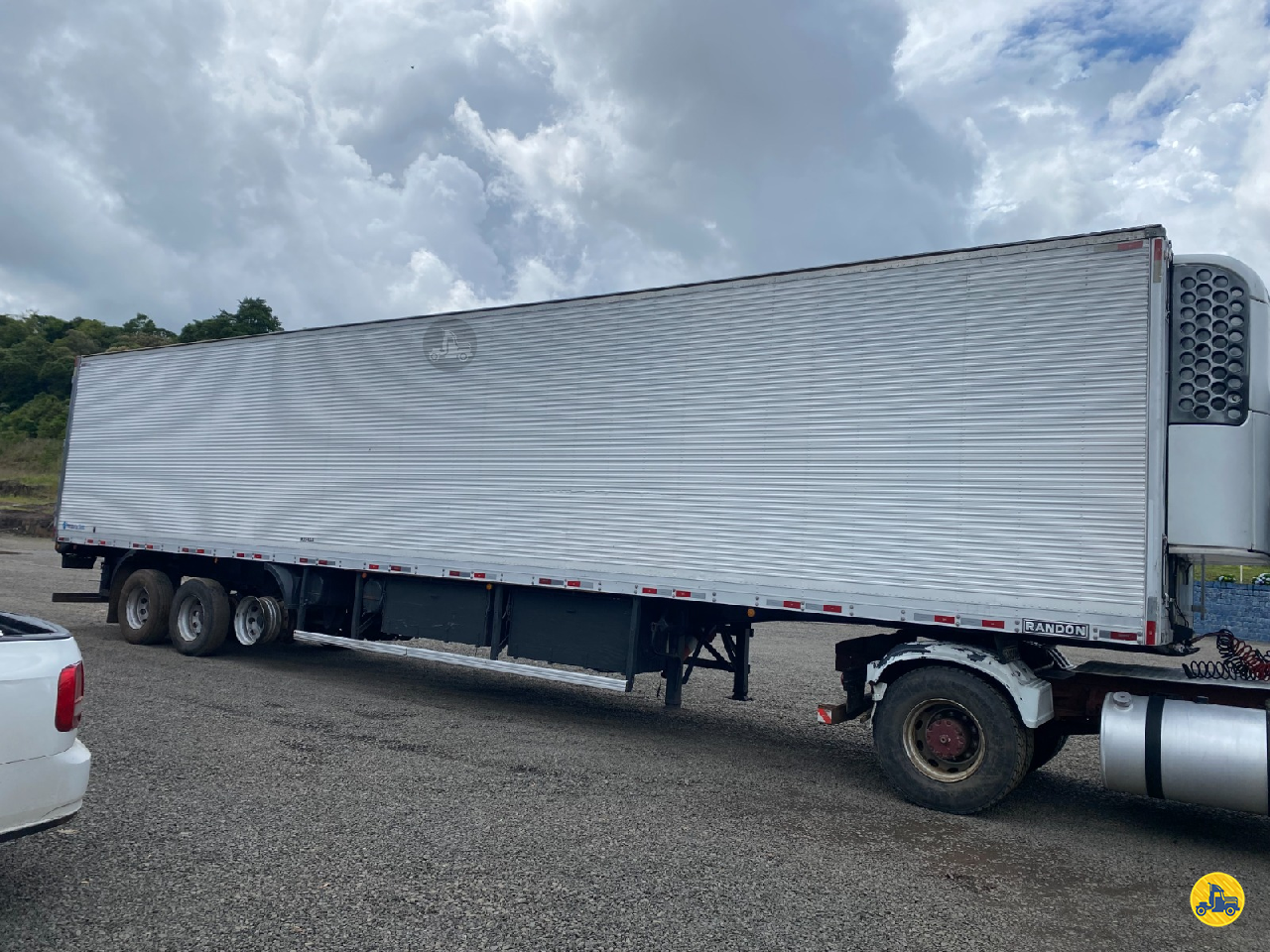 CARRETA SEMI-REBOQUE FRIGORIFICO Transportes Silvio CONCORDIA SANTA CATARINA SC