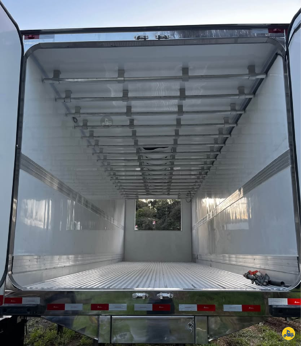 CARROCERIA SOBRE CHASSI  TRUCK BAU FRIGORIFICO Marcofrigo Implementos Rodoviários CONCORDIA SANTA CATARINA SC