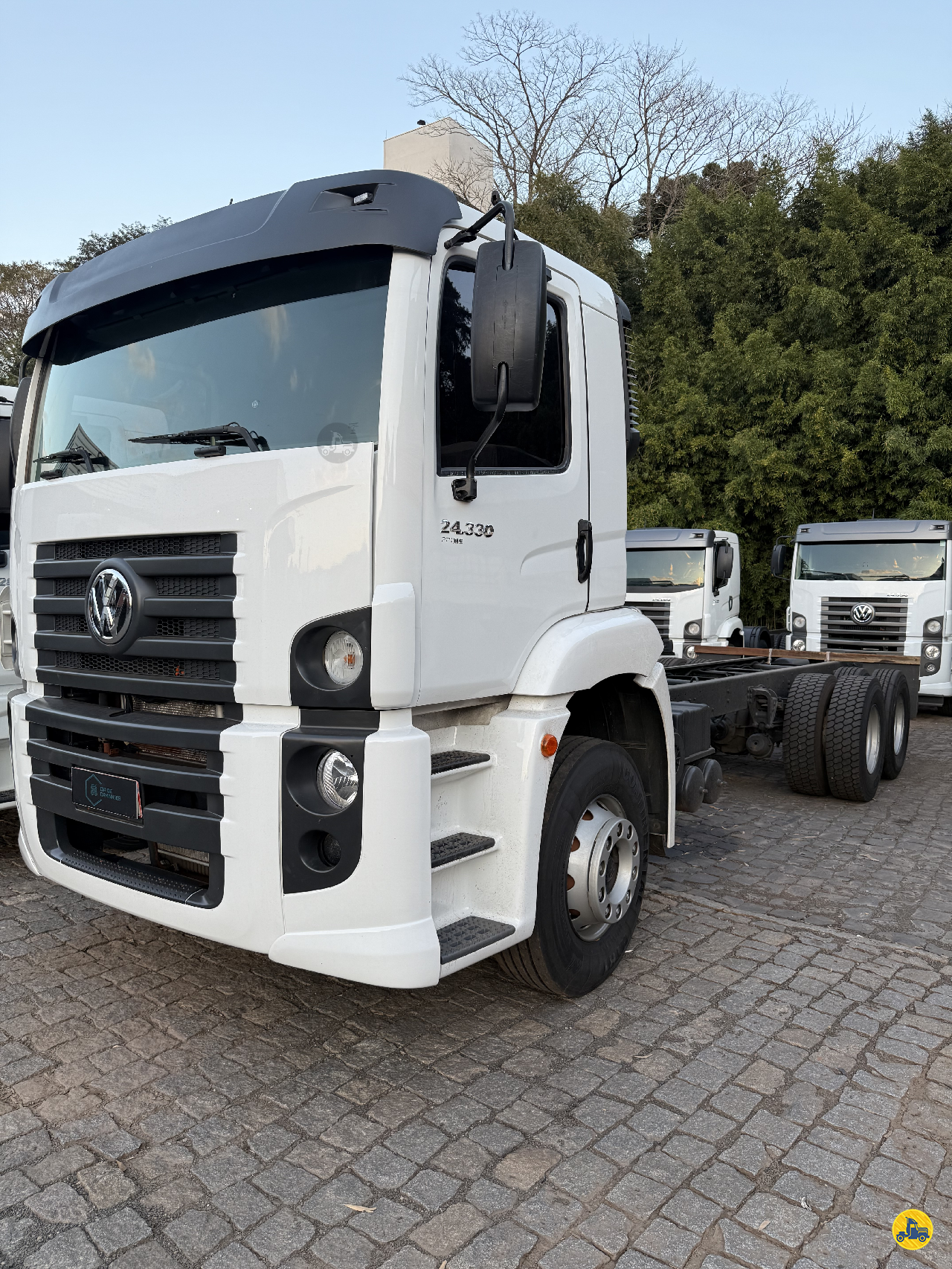 CAMINHAO VOLKSWAGEN VW 24330 Chassis Cavalo 6x2 Cia de Caminhões BARRA VELHA SANTA CATARINA SC