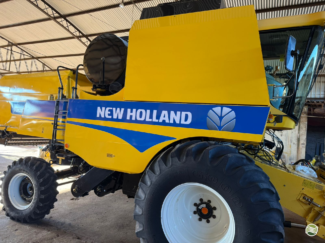 COLHEITADEIRA NEW HOLLAND TC 5090 Comal Comércio de Máquinas Agrícolas PRIMEIRO DE MAIO PARANÁ PR