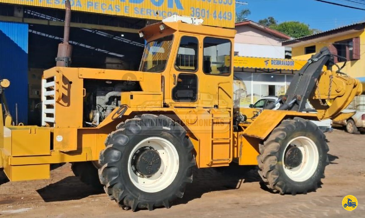 TRATOR MULLER MULLER TM 25 Tração 4x4 Caminhões & Camionetas PASSO FUNDO RIO GRANDE DO SUL RS