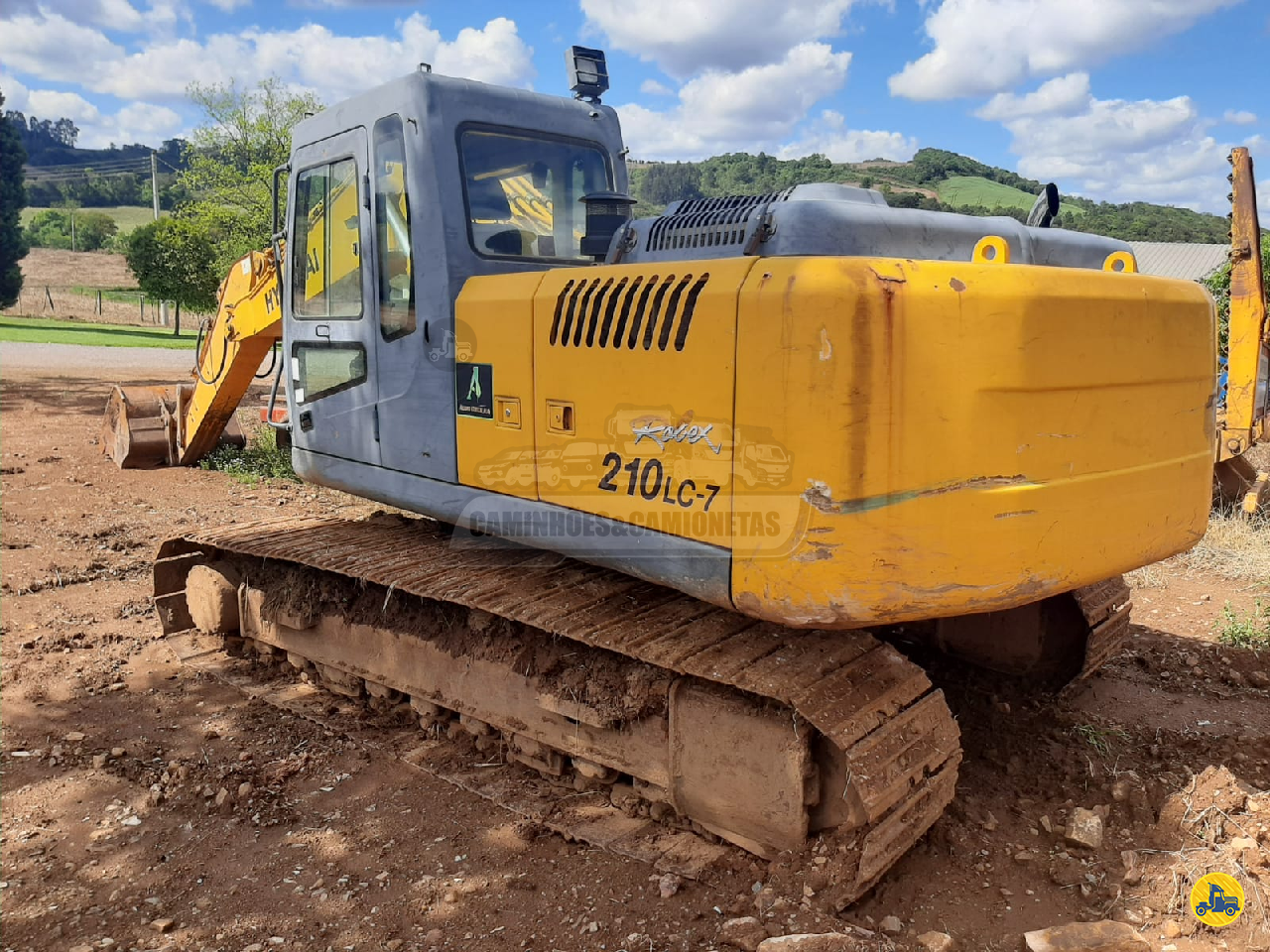 ESCAVADEIRA HYUNDAI R210 Caminhões & Camionetas PASSO FUNDO RIO GRANDE DO SUL RS