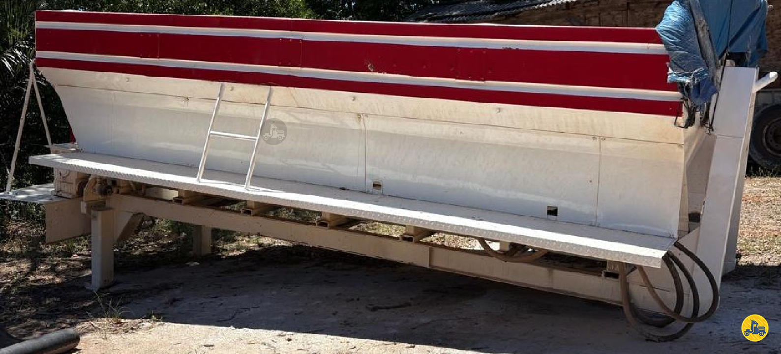 IMPLEMENTOS AGRICOLAS DISTRIBUIDOR DISTRIBUIDOR 18000 Caminhões & Camionetas PASSO FUNDO RIO GRANDE DO SUL RS