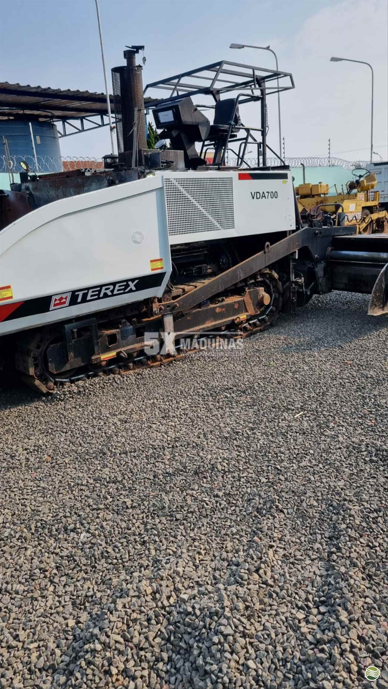EQUIPAMENTOS CONSTRUÇÃO VIBRO ACABADORA 5X Máquinas  CAMPO GRANDE MATO GROSSO DO SUL MS