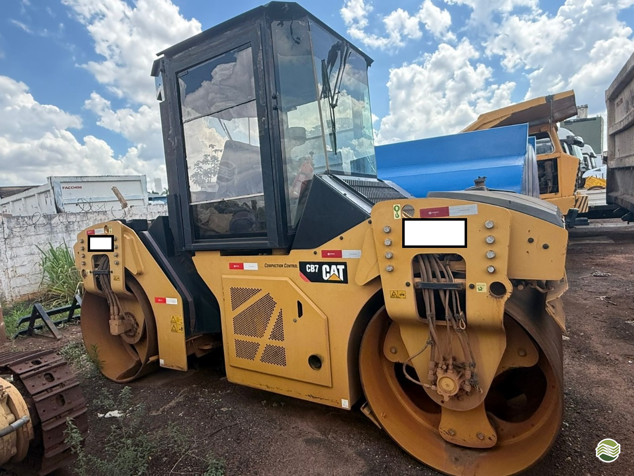 ROLO COMPACTADOR CATERPILLAR CB-14 5X Máquinas  CAMPO GRANDE MATO GROSSO DO SUL MS