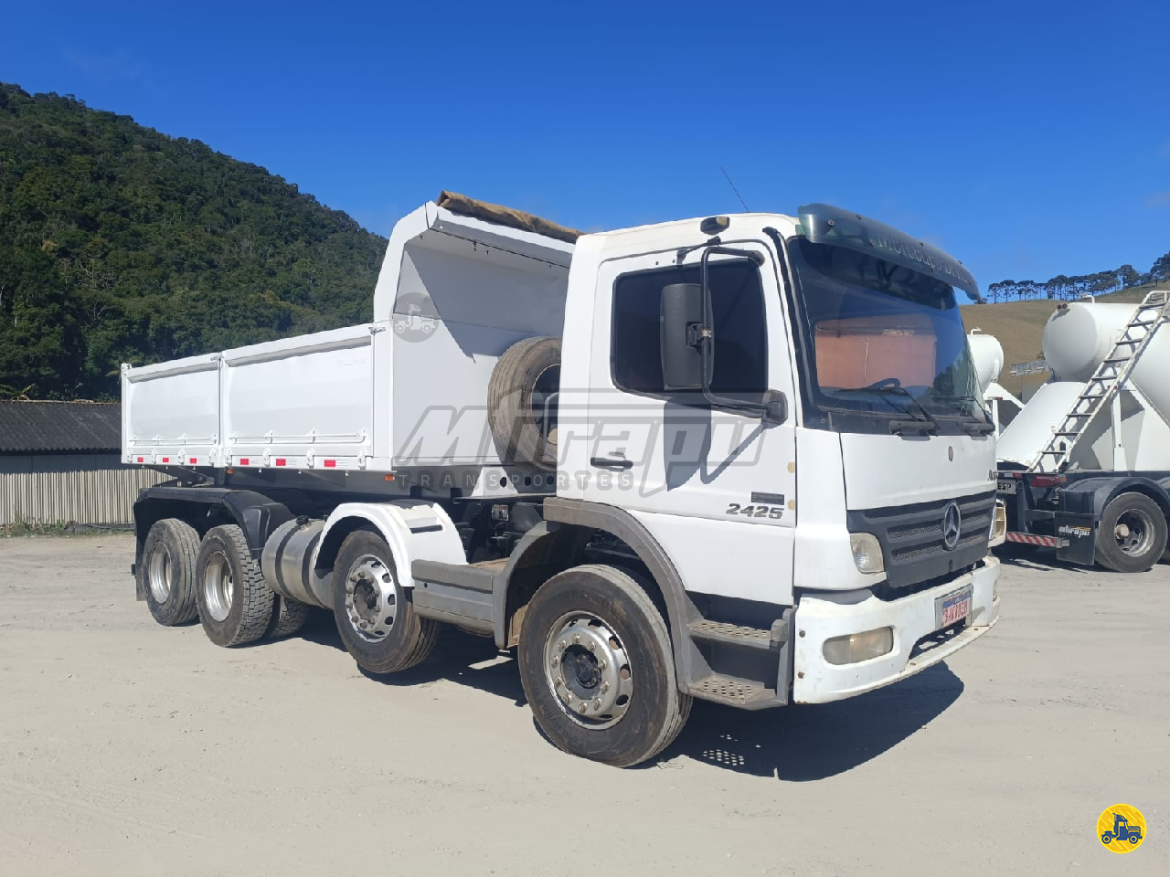 CAMINHAO MERCEDES-BENZ MB 2425 Caçamba Basculante BiTruck 8x2 M Tirapu Transportes APIAI SÃO PAULO SP