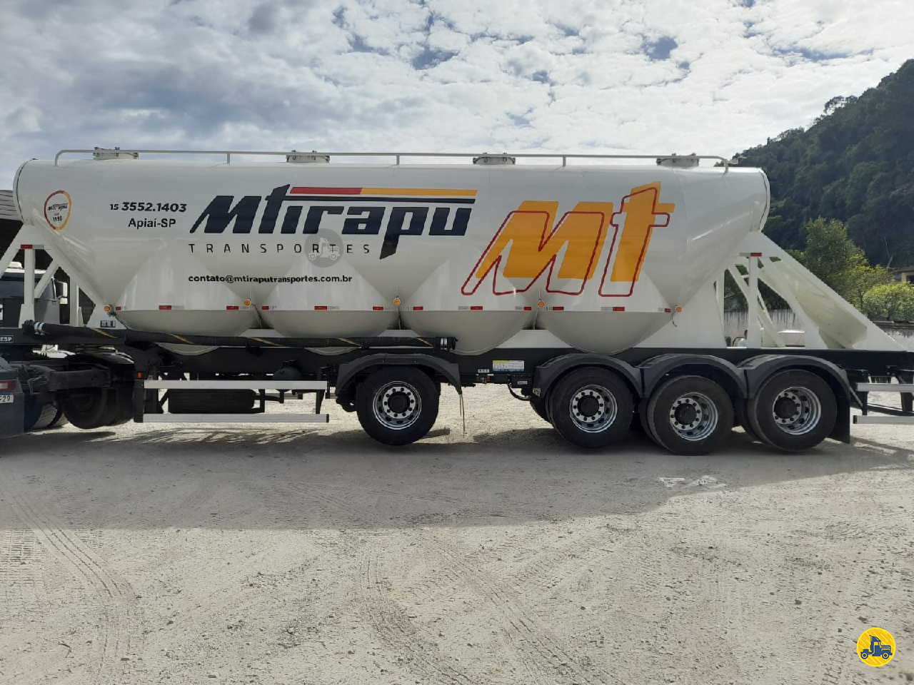 CARRETA SEMI-REBOQUE SILO M Tirapu Transportes APIAI SÃO PAULO SP