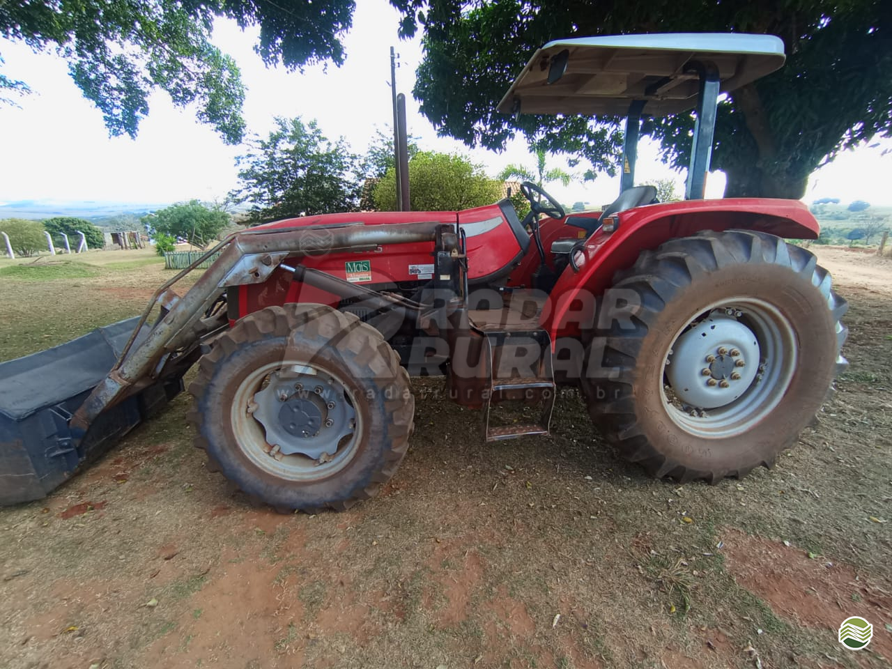 TRATOR MASSEY FERGUSON MF 4275 Tração 4x4 Radar Rural VERA CRUZ SÃO PAULO SP