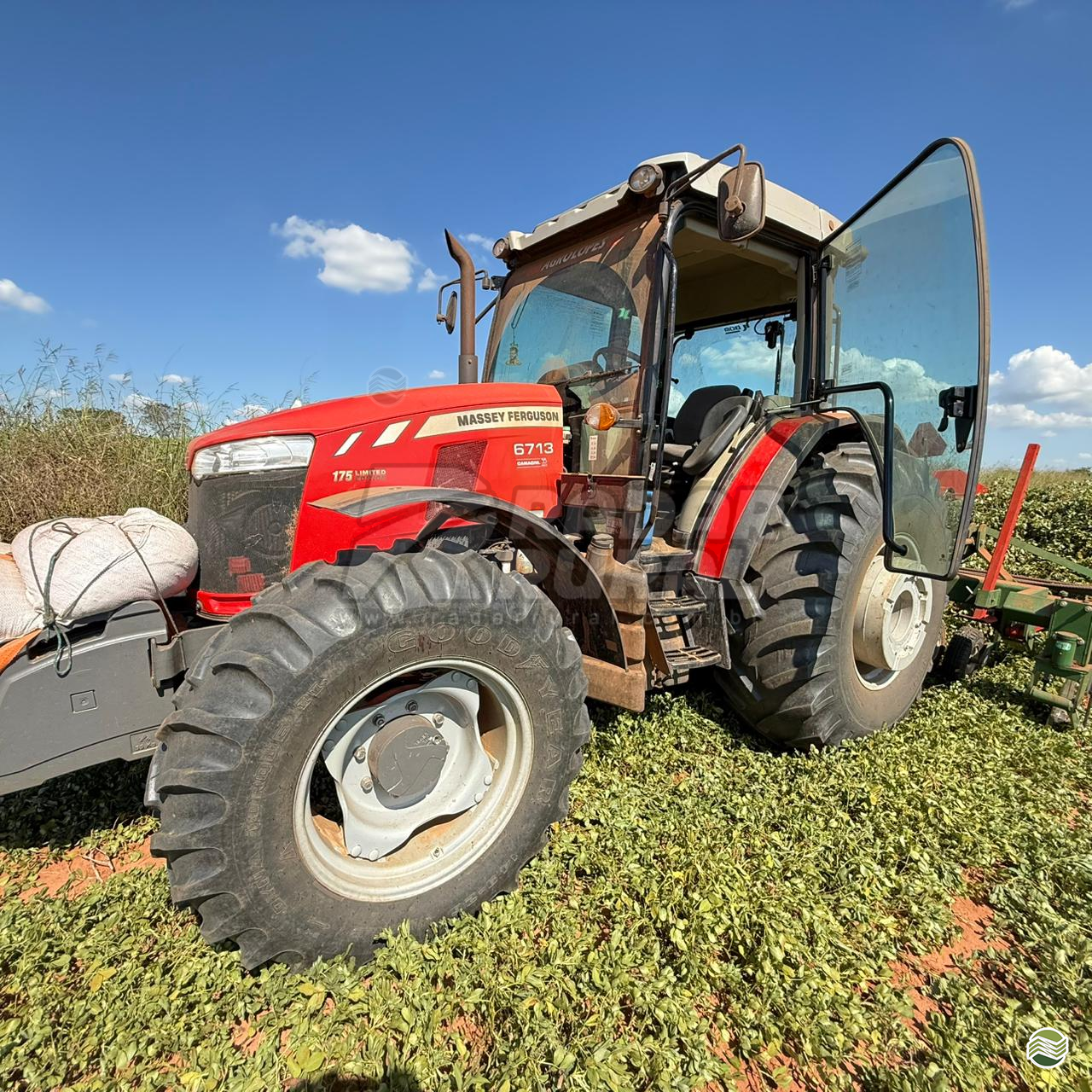 TRATOR MASSEY FERGUSON MF 6713 Tração 4x4 Radar Rural VERA CRUZ SÃO PAULO SP
