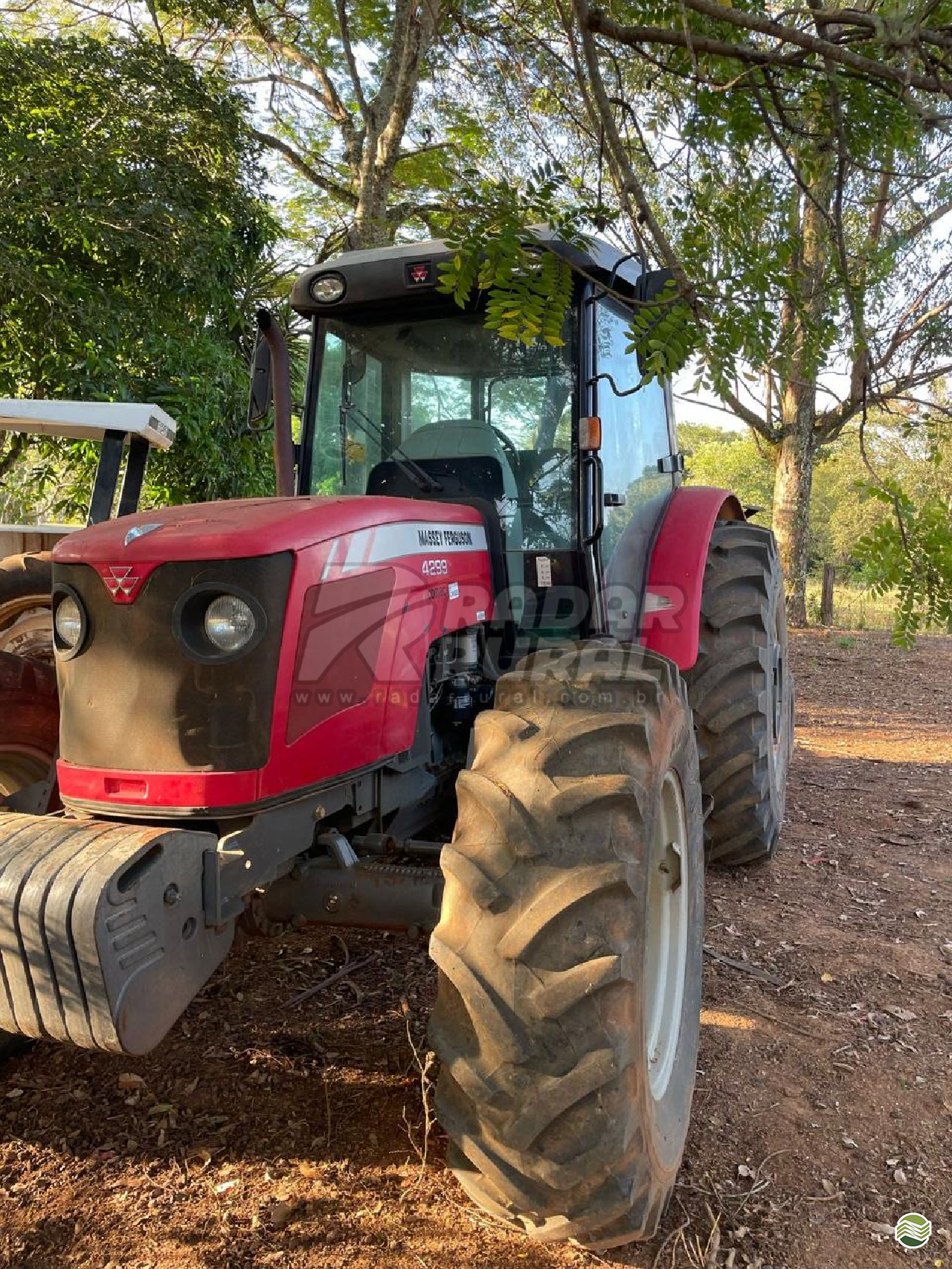 TRATOR MASSEY FERGUSON MF 4299 Tração 4x4 Radar Rural VERA CRUZ SÃO PAULO SP