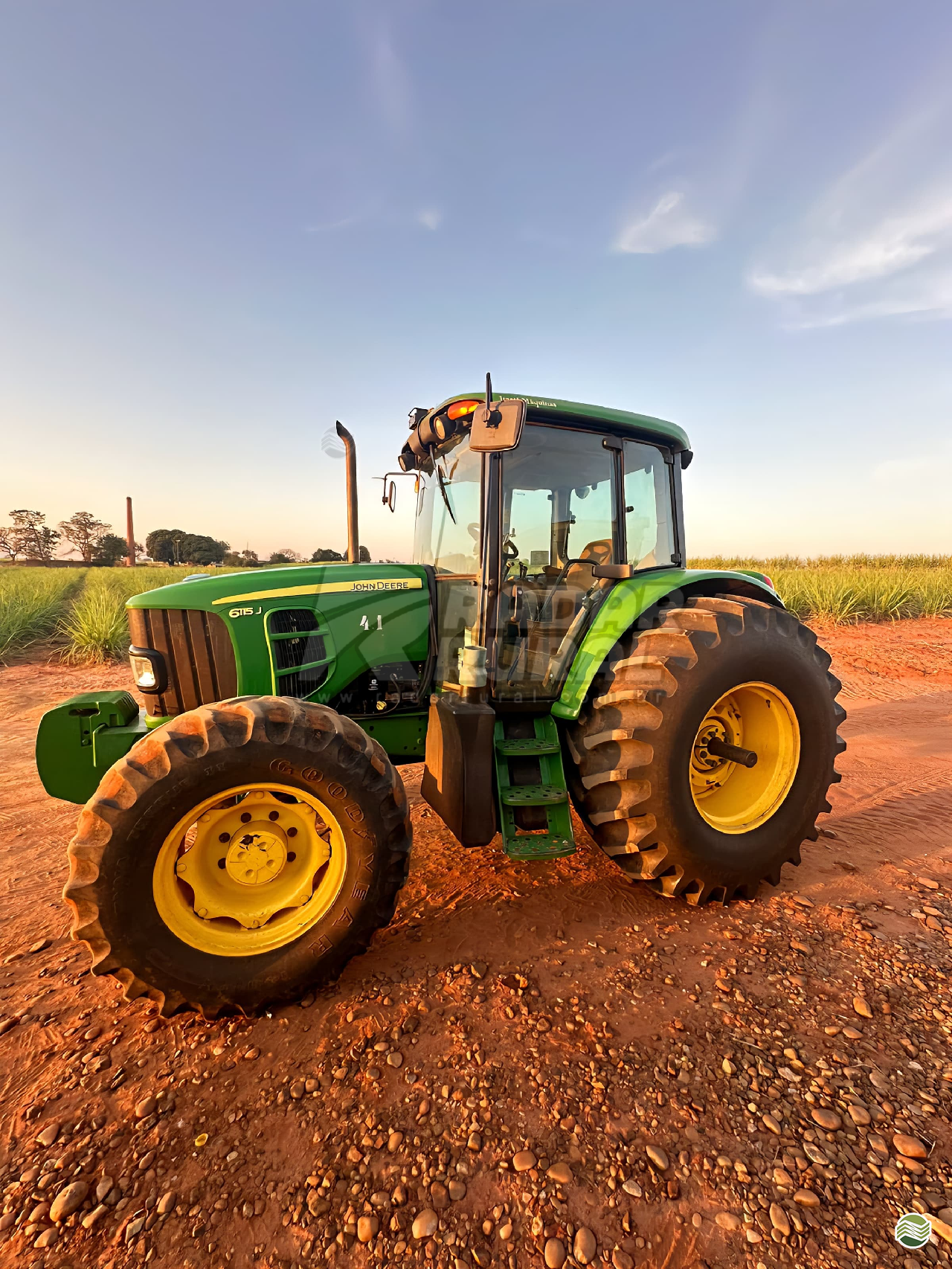 TRATOR JOHN DEERE JOHN DEERE 6115J Tração 4x4 Radar Rural VERA CRUZ SÃO PAULO SP