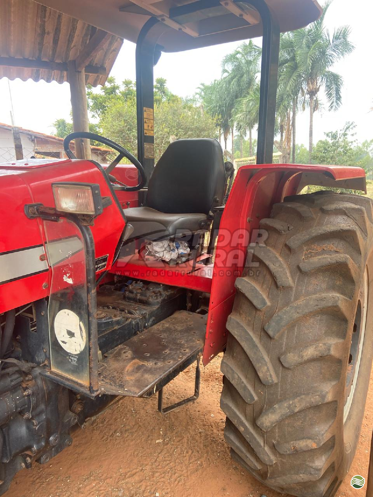 TRATOR MASSEY FERGUSON MF 275 Tração 4x2 Radar Rural VERA CRUZ SÃO PAULO SP