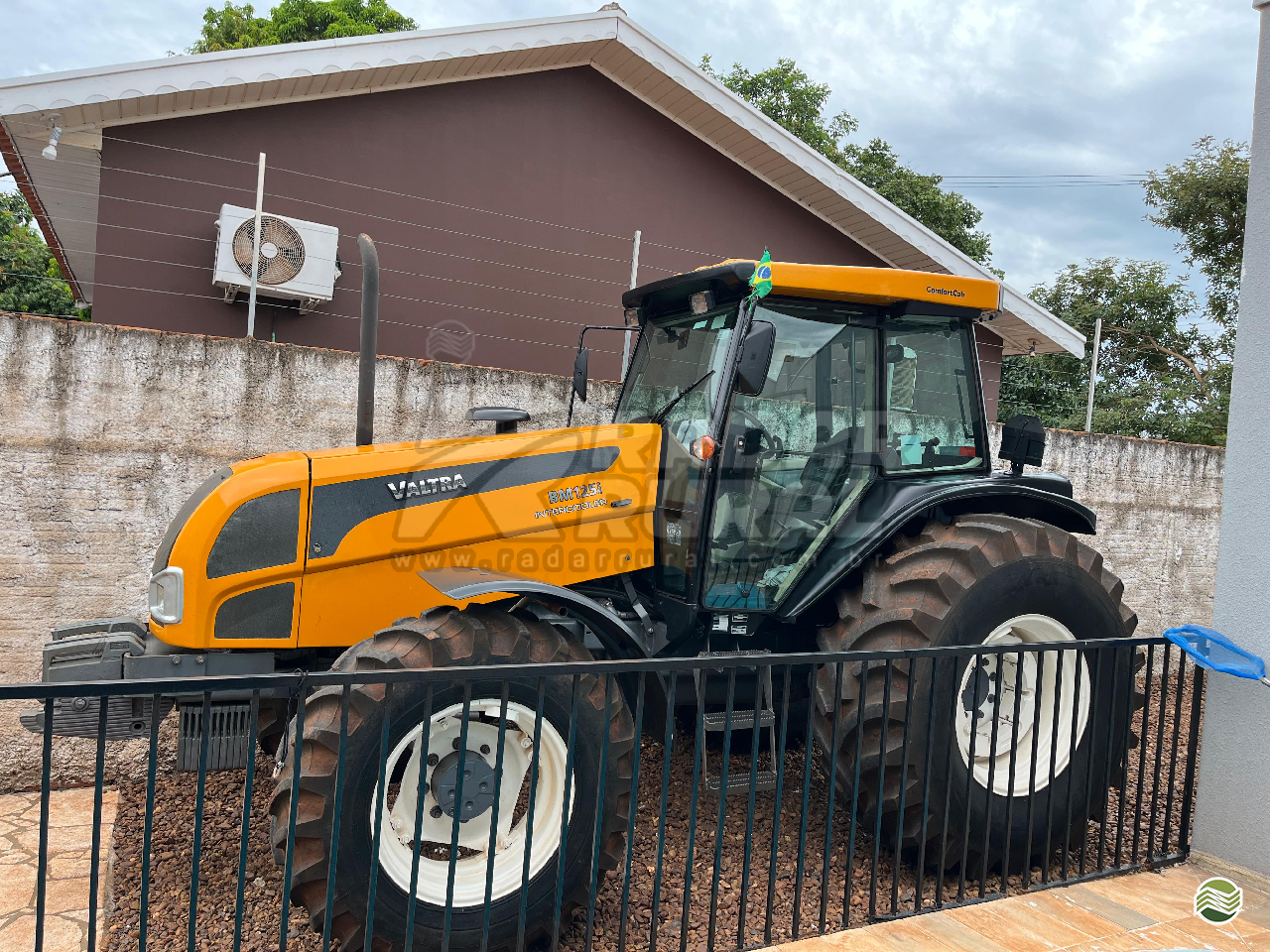 TRATOR VALTRA VALTRA BM 125 Tração 4x4 Radar Rural VERA CRUZ SÃO PAULO SP