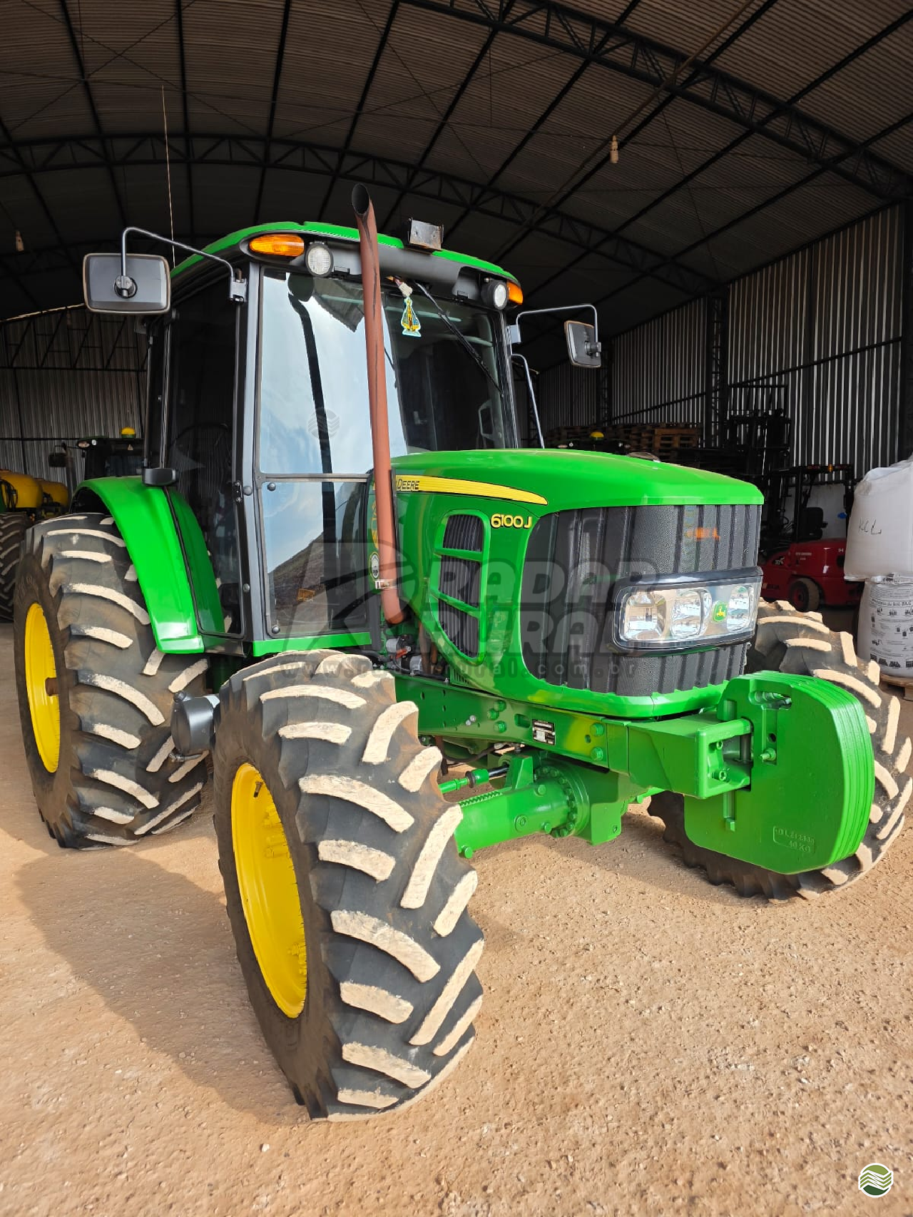 TRATOR JOHN DEERE JOHN DEERE 6100J Tração 4x4 Radar Rural VERA CRUZ SÃO PAULO SP