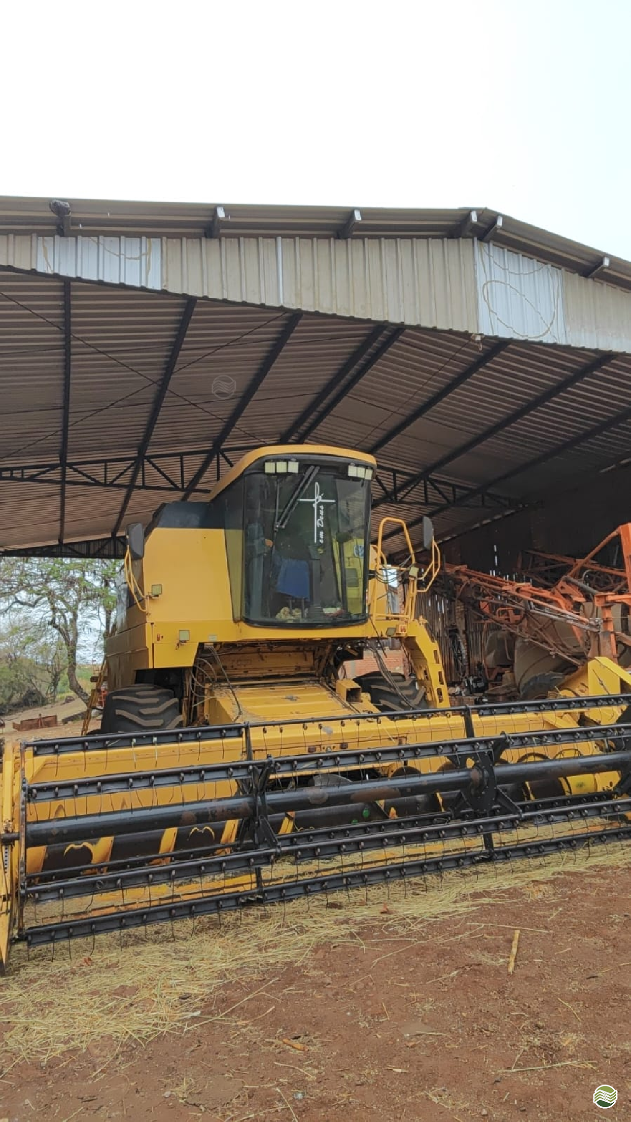 COLHEITADEIRA NEW HOLLAND TC 57 Radar Rural VERA CRUZ SÃO PAULO SP
