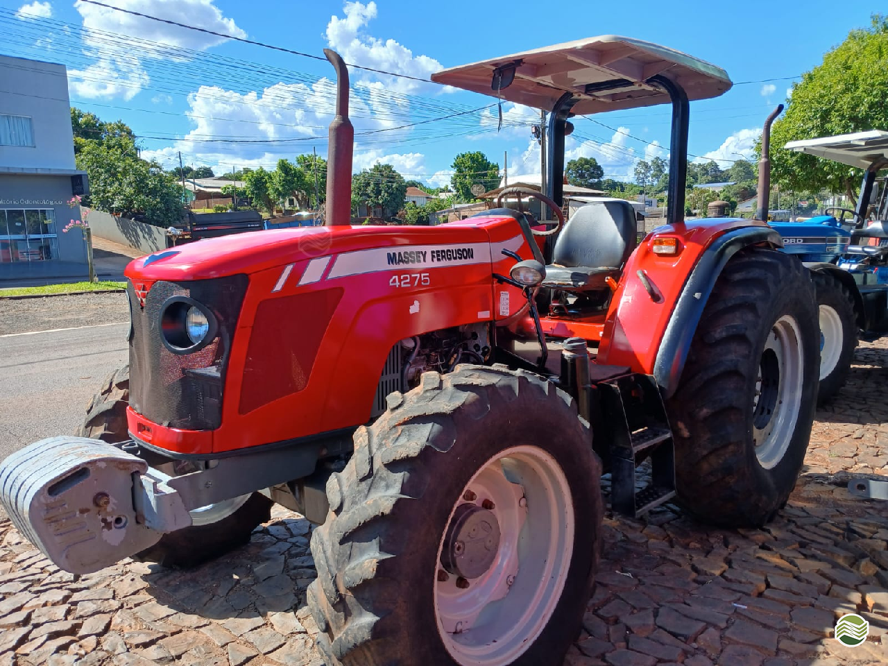 TRATOR MASSEY FERGUSON MF 4275 Tração 4x4 Radar Rural VERA CRUZ SÃO PAULO SP