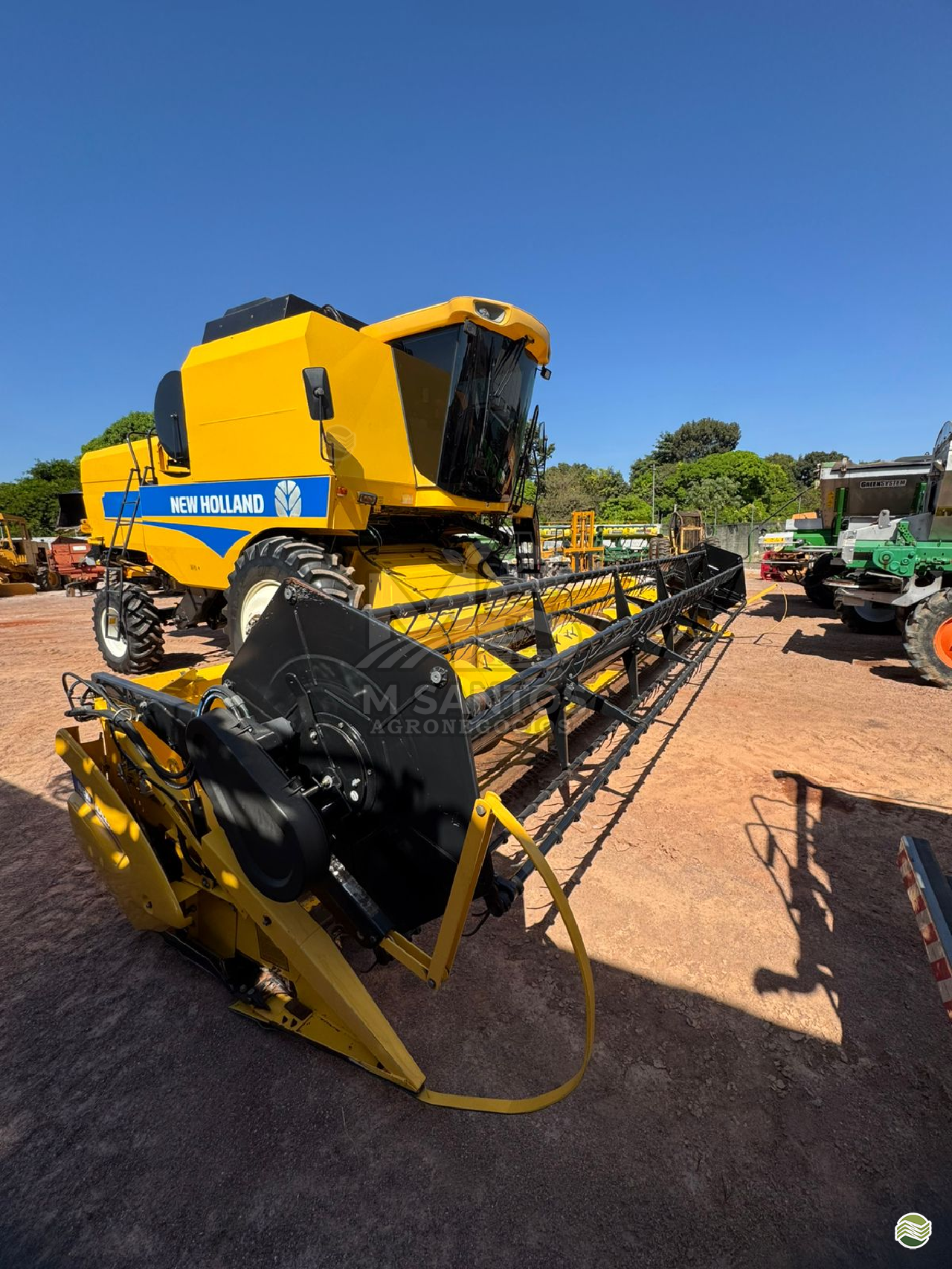 COLHEITADEIRA NEW HOLLAND TC 5090 M Santos Agronegócios SINOP MATO GROSSO MT