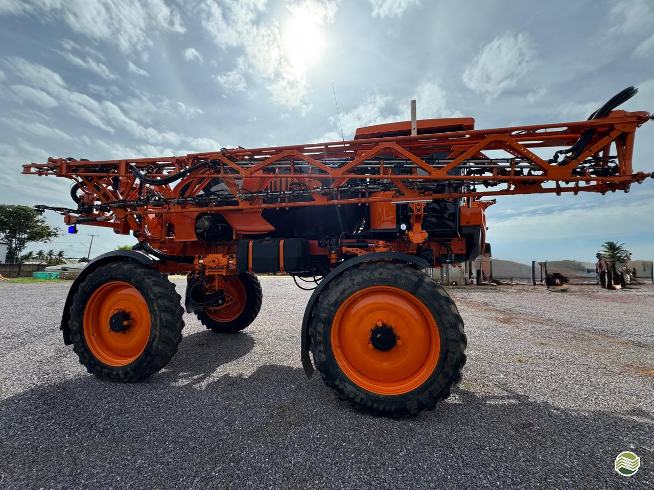 PULVERIZADOR JACTO UNIPORT 3030 Tração 4x4 M Santos Agronegócios SINOP MATO GROSSO MT