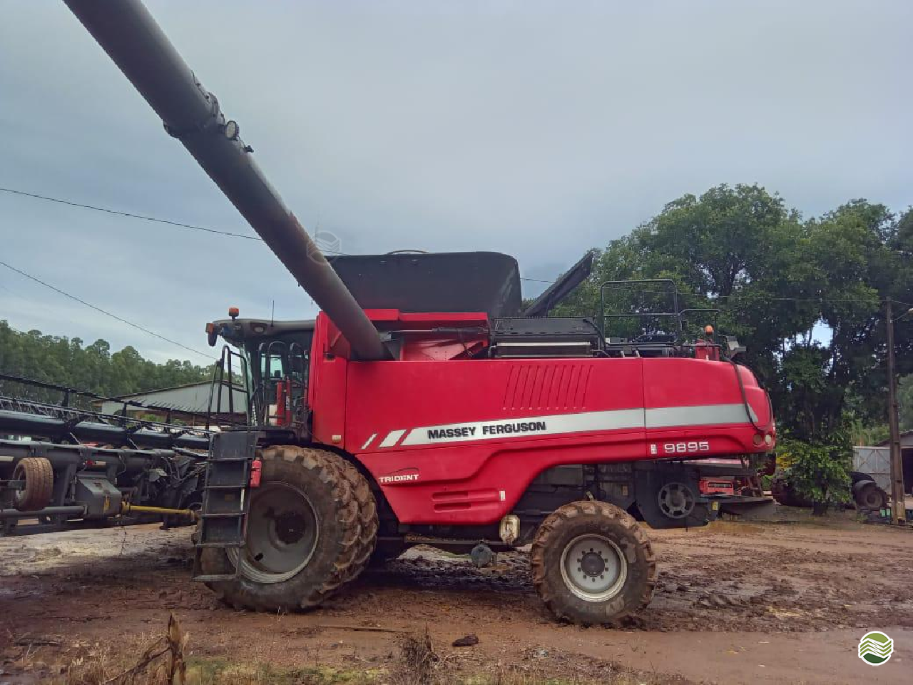 COLHEITADEIRA MASSEY FERGUSON MF 9895 M Santos Agronegócios SINOP MATO GROSSO MT