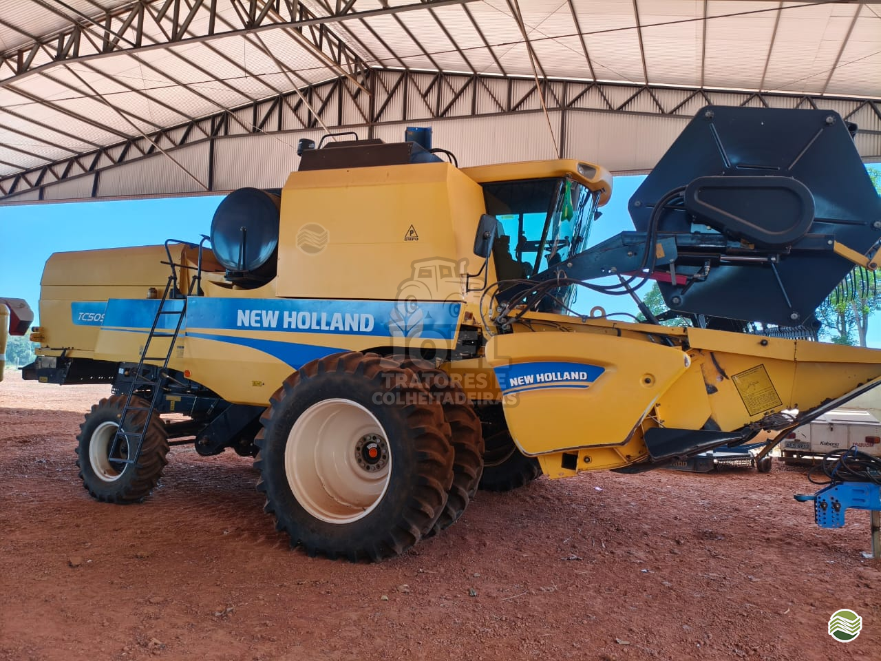 COLHEITADEIRA NEW HOLLAND TC 5090 Joel Tratores e Colheitadeiras ITUMBIARA GOIAS GO