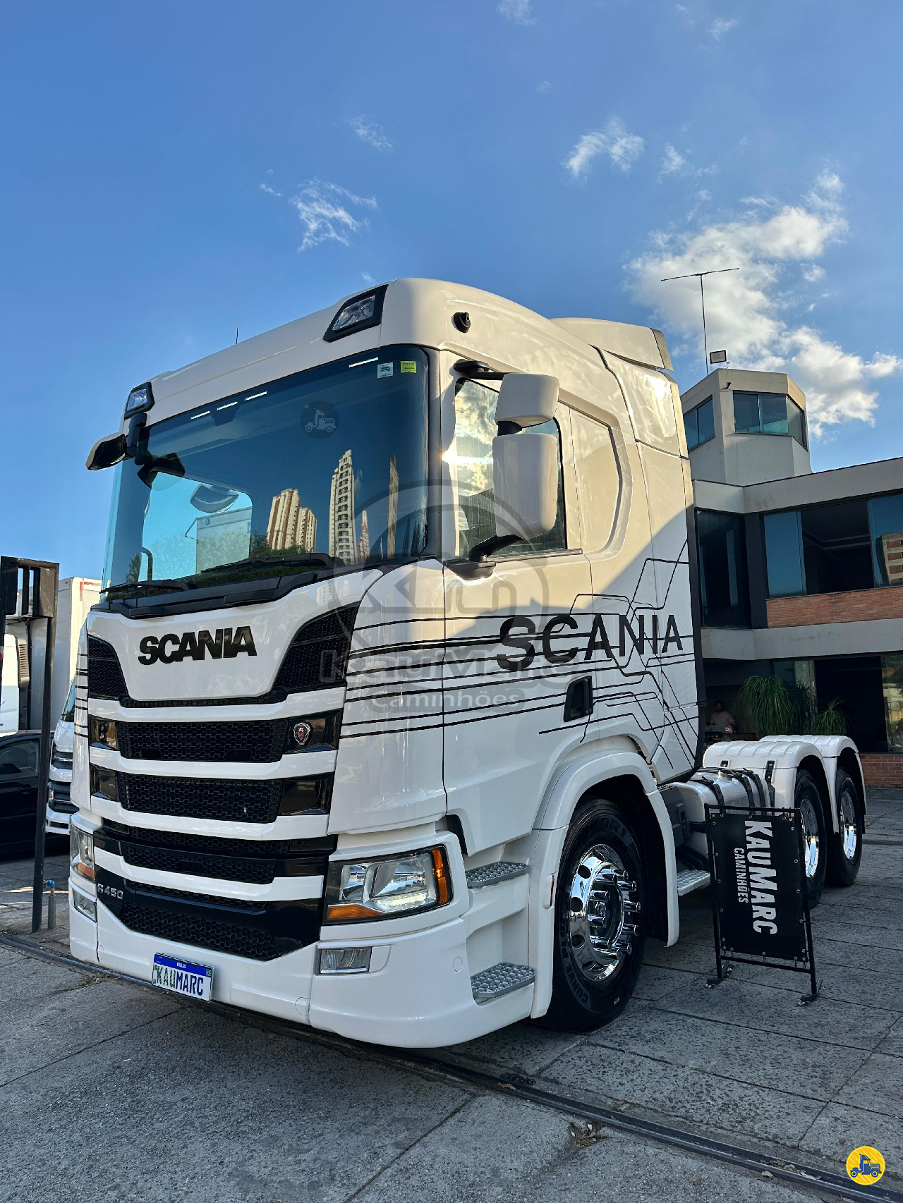 SCANIA R450 de Kaumarc Caminhões