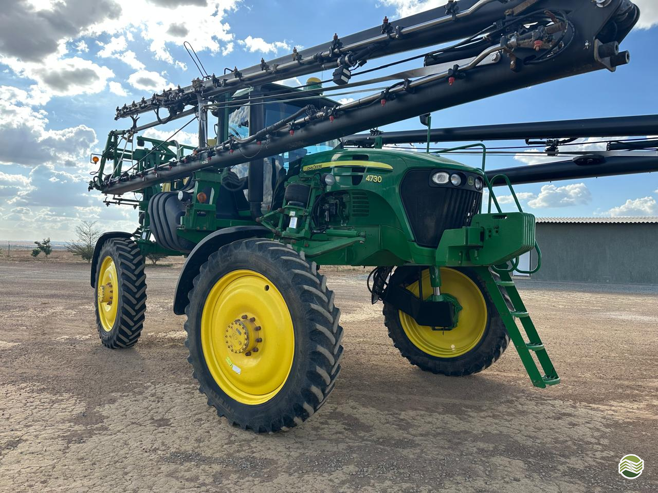 PULVERIZADOR JOHN DEERE JOHN DEERE 4730 Tração 4x4 Sudeste Máquinas e Implementos CATALAO GOIAS GO