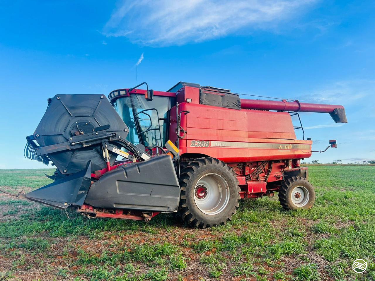 COLHEITADEIRA CASE CASE 2388 Sudeste Máquinas e Implementos CATALAO GOIAS GO