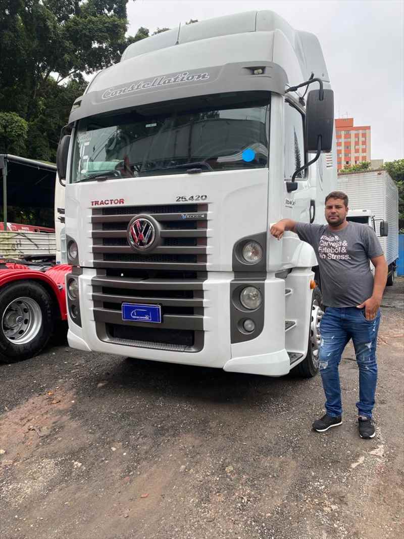 A equipe, Osmani Caminhões LTDA, agradece a preferência e confiança. Parabéns Nivaldo e Eduardo!