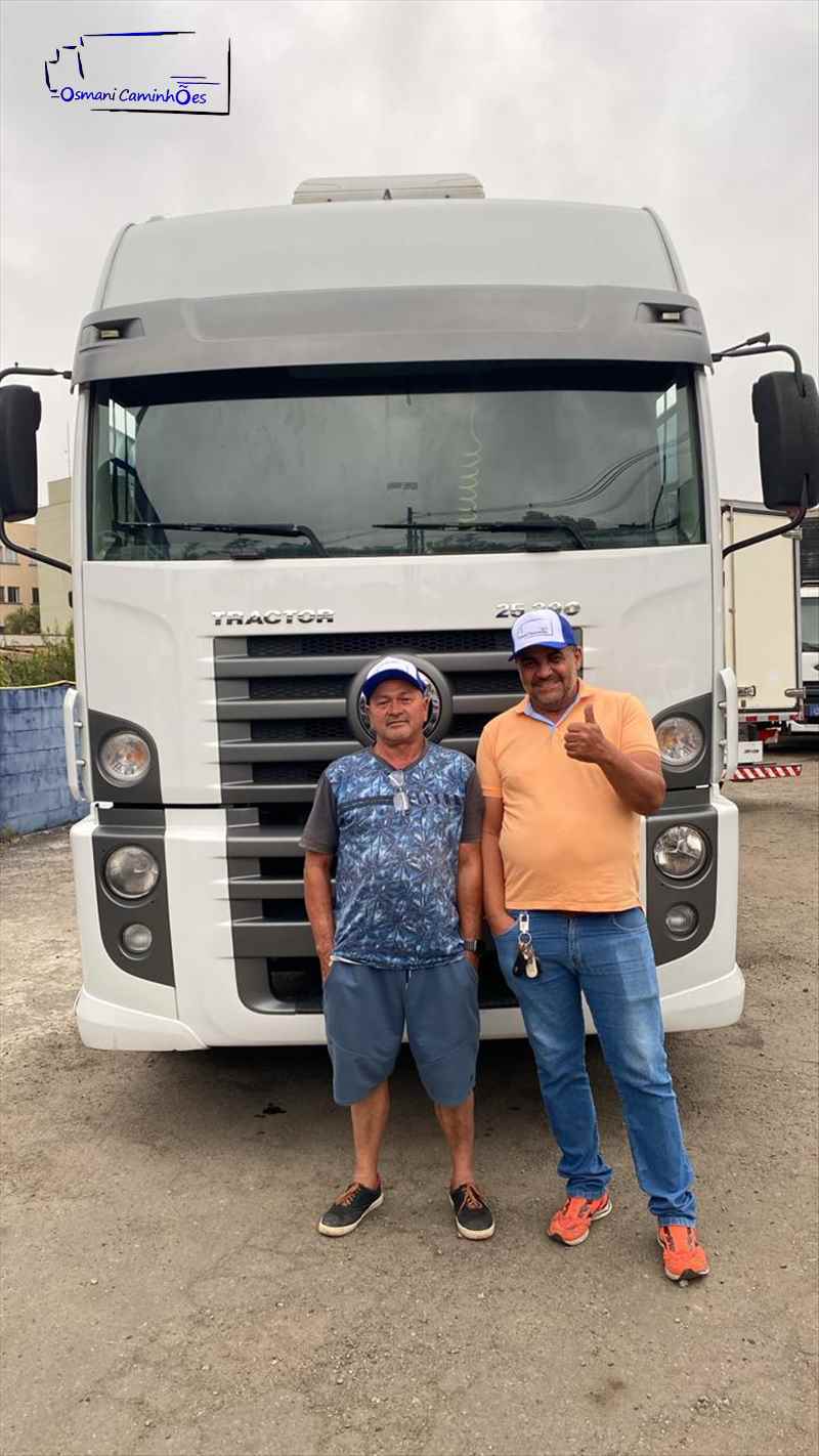 A equipe, Osmani Caminhões LTDA, agradece a preferência e confiança. Parabéns Janio, pela nova aquisição!
