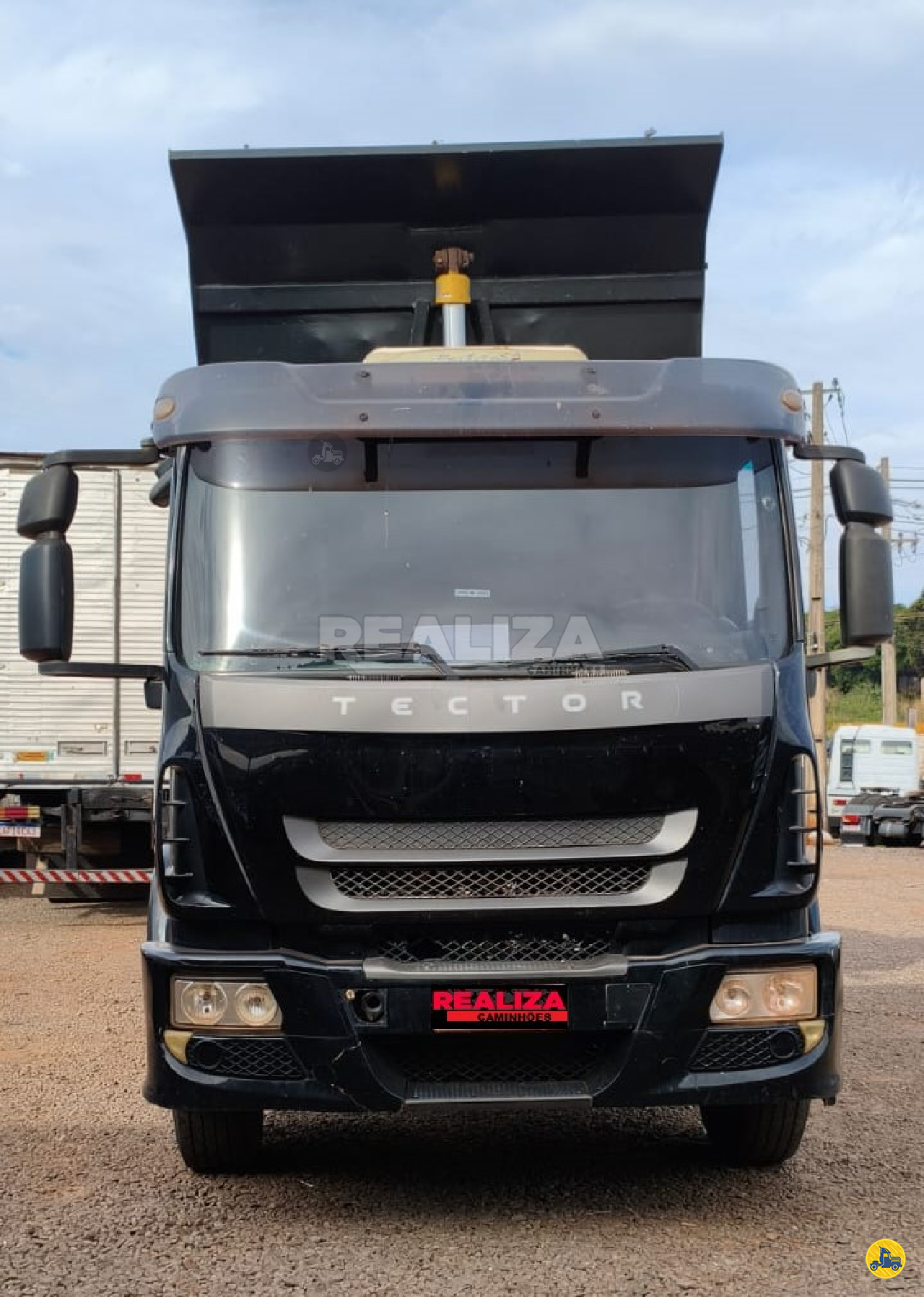 CAMINHAO IVECO TECTOR 240E25 Caçamba Basculante BiTruck 8x2 Realiza Caminhões - Umuarama UMUARAMA PARANÁ PR