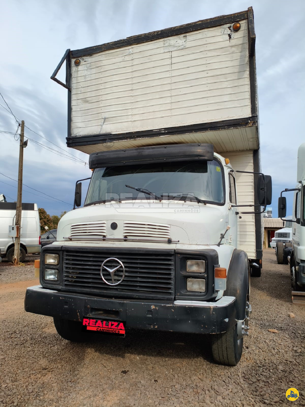 CAMINHAO MERCEDES-BENZ MB 1114 Baú Furgão Toco 4x2 Realiza Caminhões - Umuarama UMUARAMA PARANÁ PR