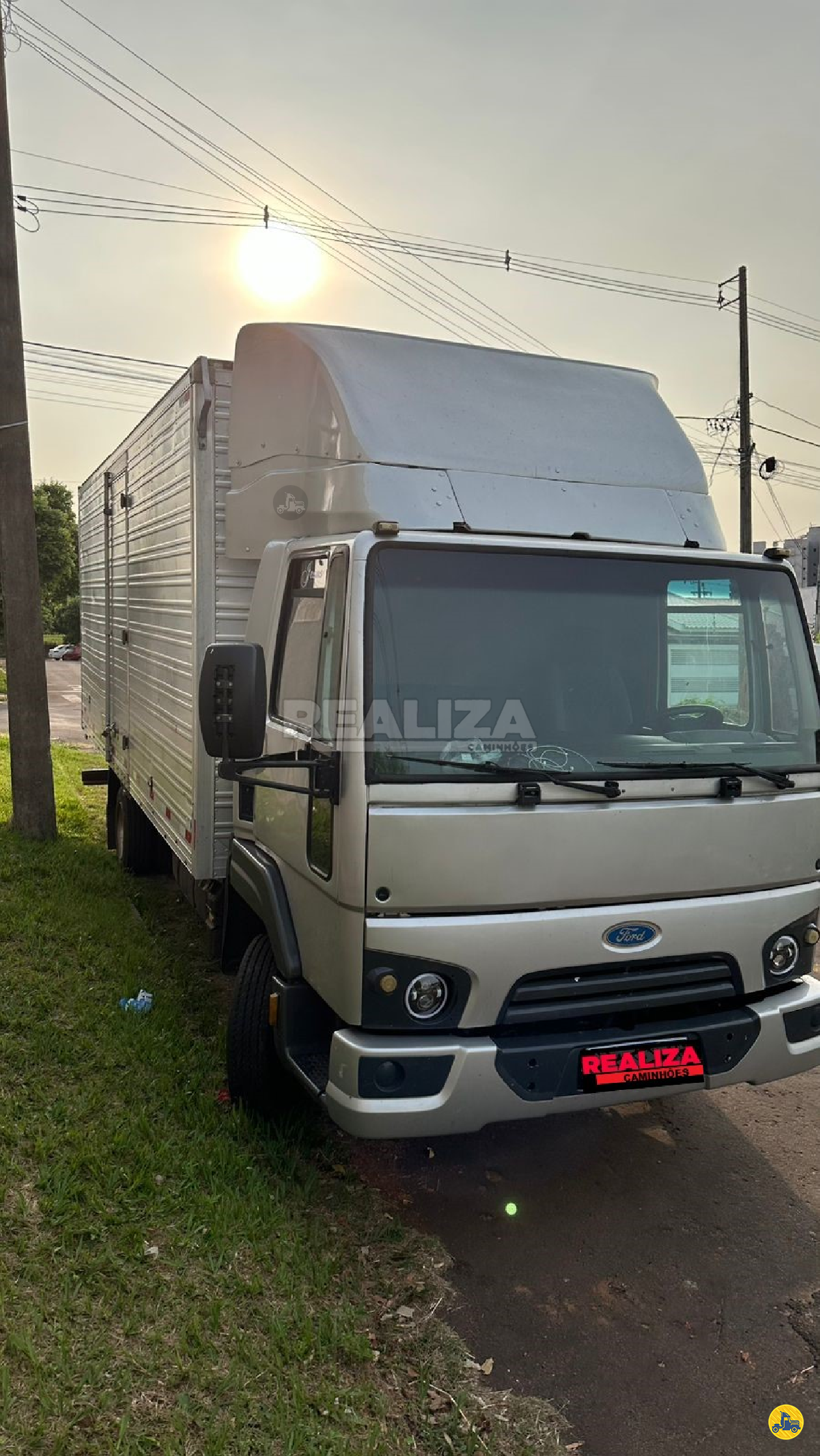 CAMINHAO FORD CARGO 816 Baú Furgão 3/4 4x2 Realiza Caminhões - Umuarama UMUARAMA PARANÁ PR