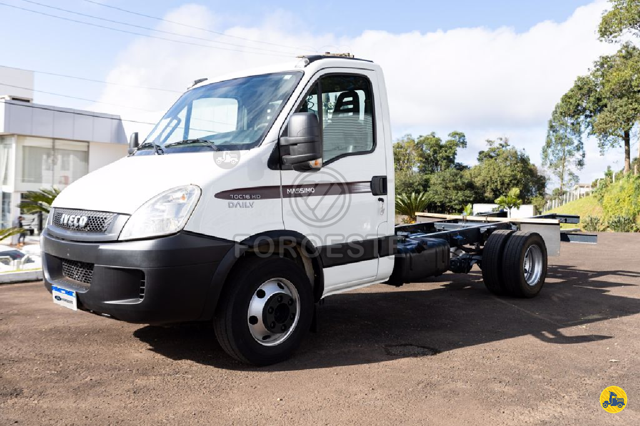 CAMINHAO IVECO DAILY 70c16 Chassis 3/4 4x2 Foroeste Caminhões - Foton CHAPECO SANTA CATARINA SC