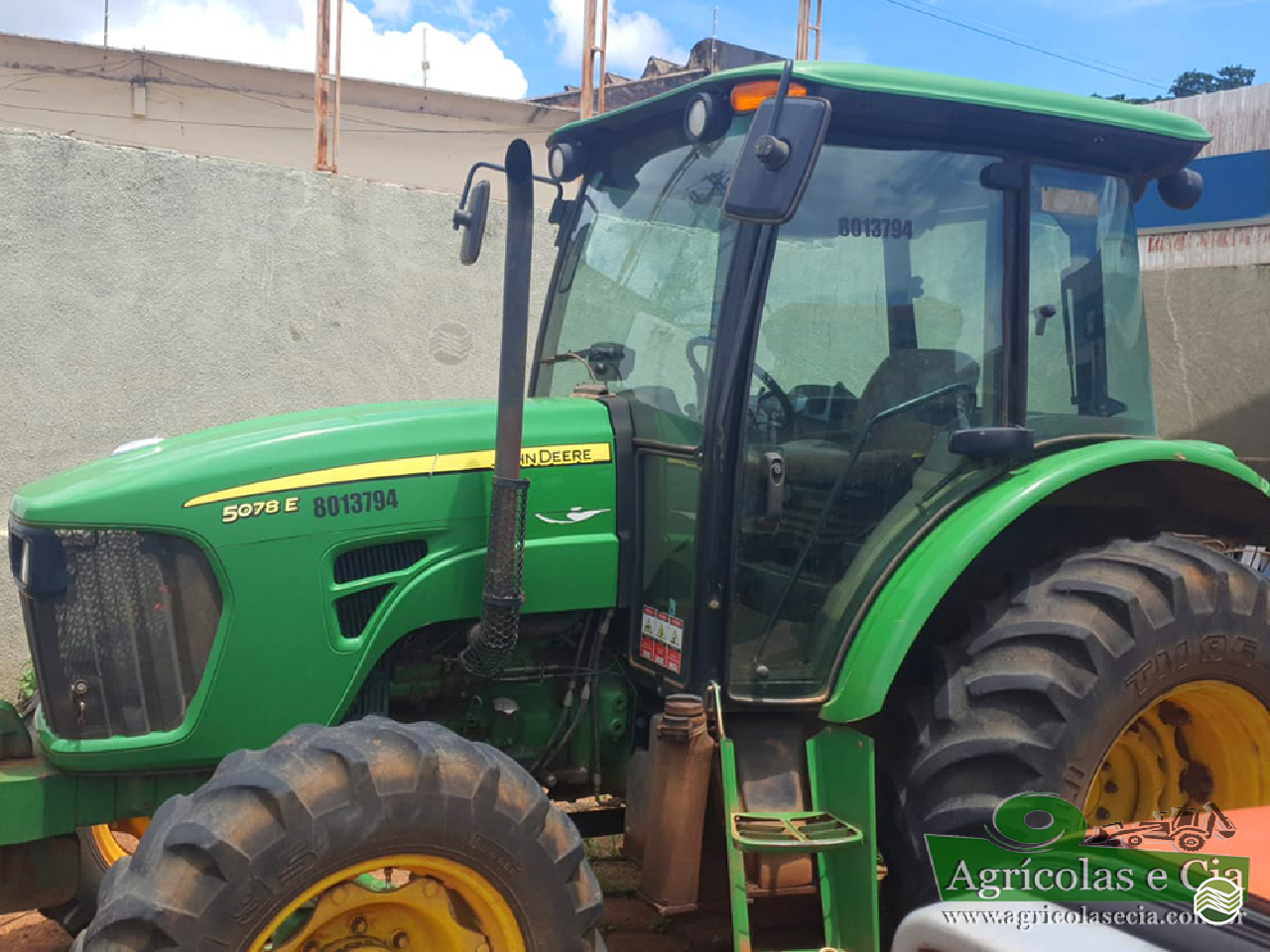 TRATOR JOHN DEERE JOHN DEERE 5078E Tração 4x4 Agricolas e Cia RIO DAS PEDRAS SÃO PAULO SP