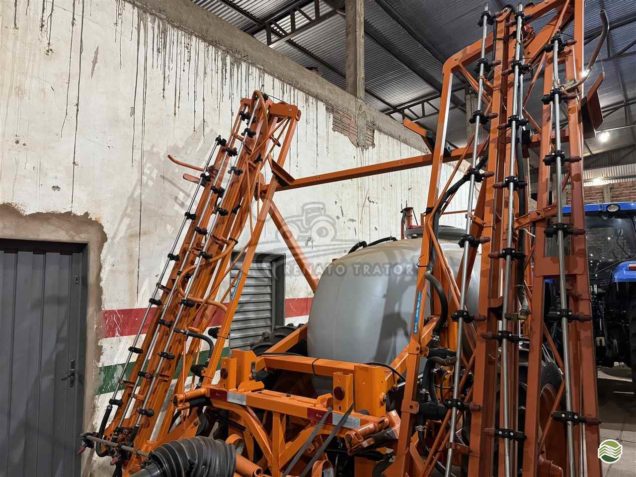 IMPLEMENTOS AGRICOLAS PULVERIZADOR ARRASTO Renato Trator IBITINGA SÃO PAULO SP