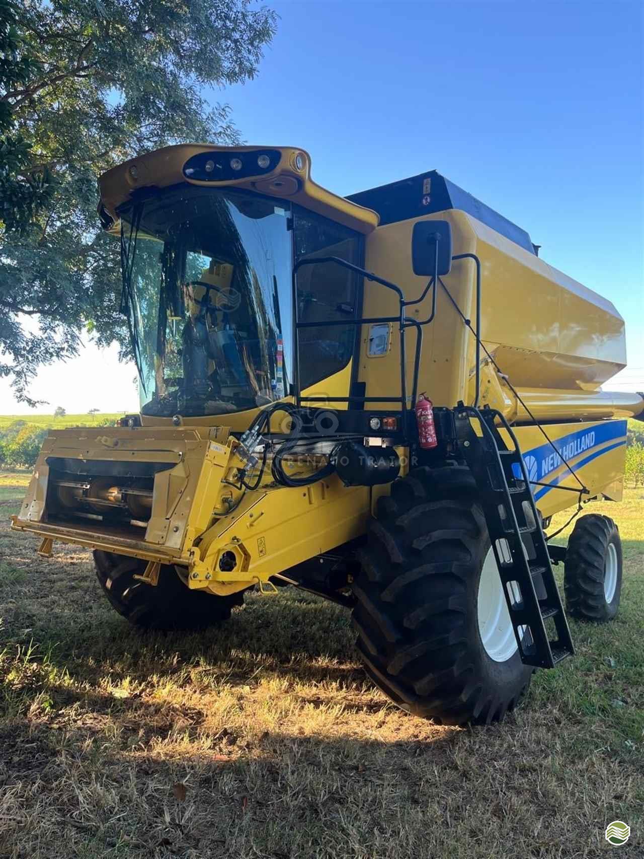 COLHEITADEIRA NEW HOLLAND TC 5.90 Renato Trator IBITINGA SÃO PAULO SP