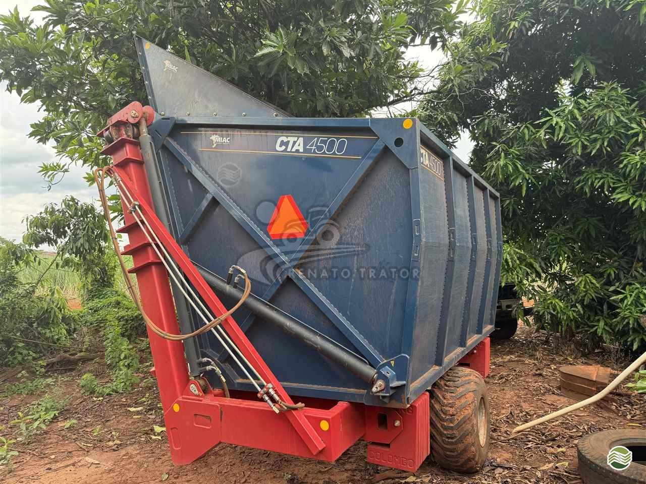 IMPLEMENTOS AGRICOLAS TRANSBORDO TRANSBORDO DE AMENDOIN Renato Trator IBITINGA SÃO PAULO SP