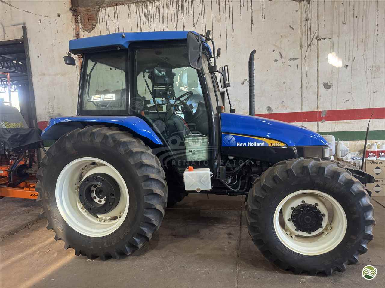 TRATOR NEW HOLLAND NEW TL 85 Tração 4x4 Renato Trator IBITINGA SÃO PAULO SP