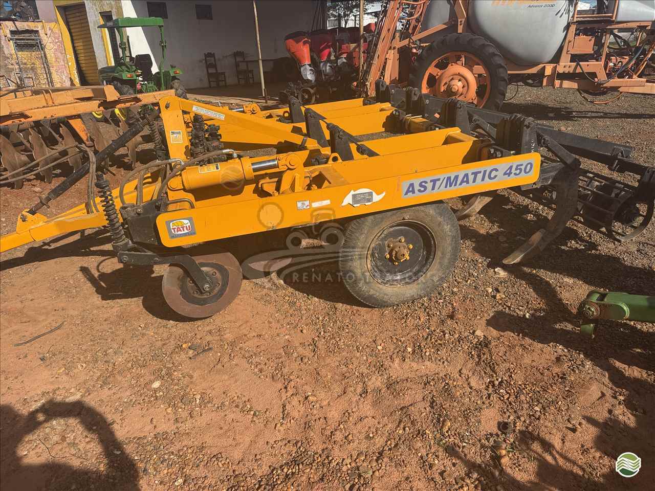 IMPLEMENTOS AGRICOLAS SUBSOLADOR 7 HASTES DISCO CORTE Renato Trator IBITINGA SÃO PAULO SP