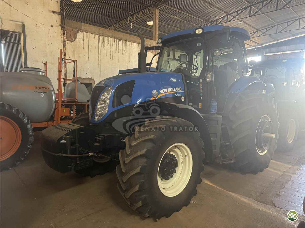 TRATOR NEW HOLLAND NEW T7 205 Tração 4x4 Renato Trator IBITINGA SÃO PAULO SP