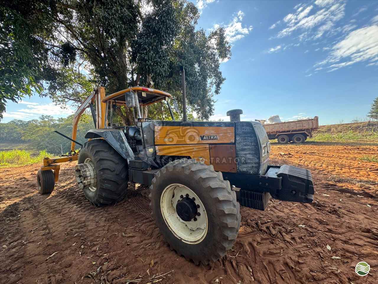 TRATOR VALTRA VALTRA BH 140 Tração 4x4 Renato Trator IBITINGA SÃO PAULO SP