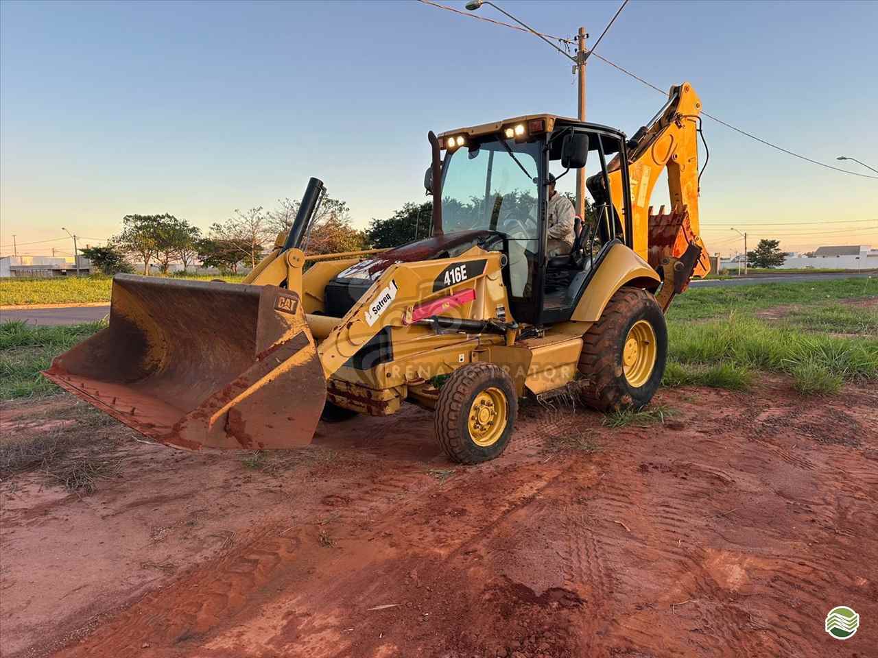 RETRO ESCAVADEIRA CATERPILLAR 416E Tração 4x2 Renato Trator IBITINGA SÃO PAULO SP
