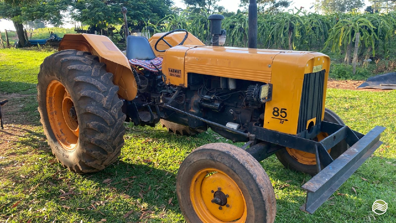 TRATOR VALMET VALMET 85 Tração 4x2 Renato Trator IBITINGA SÃO PAULO SP