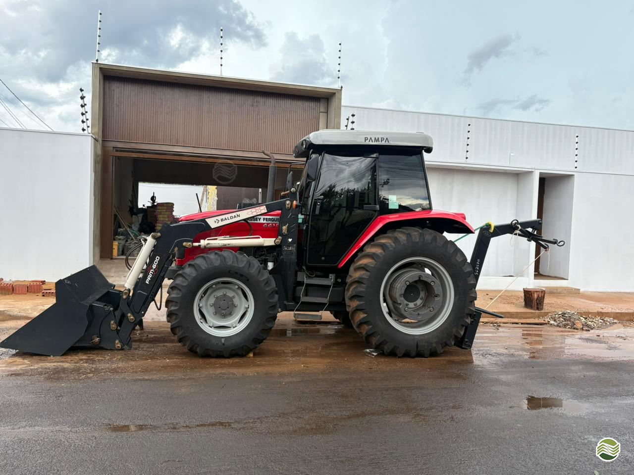 TRATOR MASSEY FERGUSON MF 4410 Tração 4x4 AgroAMT Tratores e Implementos Agrícolas Usados TANGARA DA SERRA MATO GROSSO MT