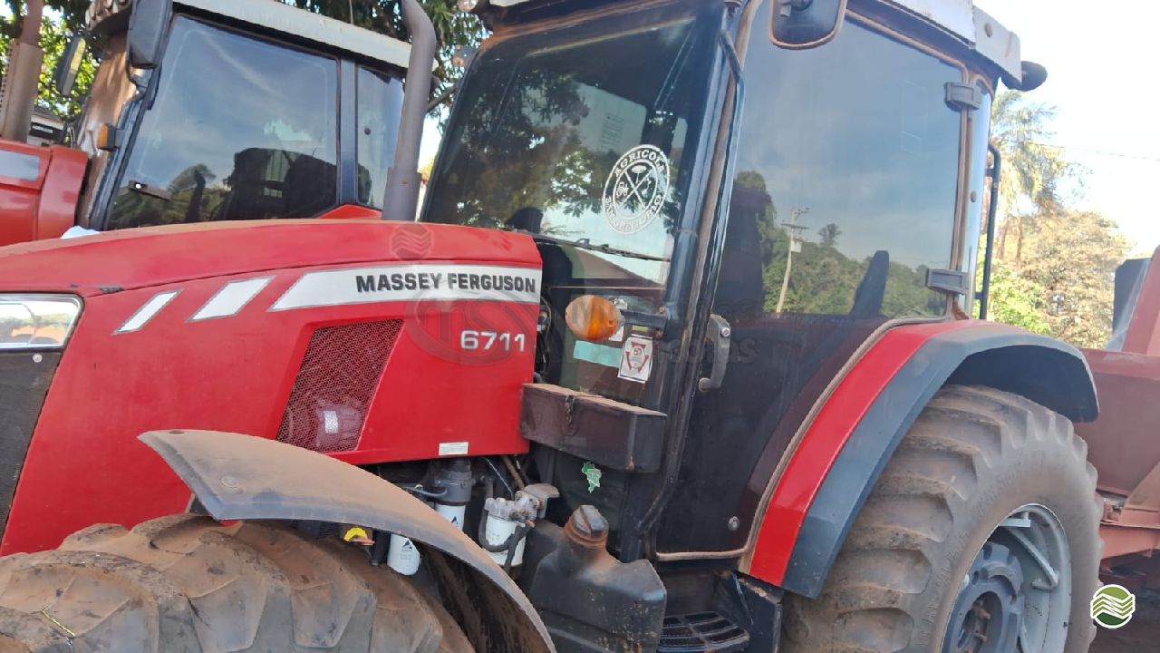 TRATOR MASSEY FERGUSON MF 6711 Tração 4x4 MS Máquinas Agrícolas DOURADOS MATO GROSSO DO SUL MS