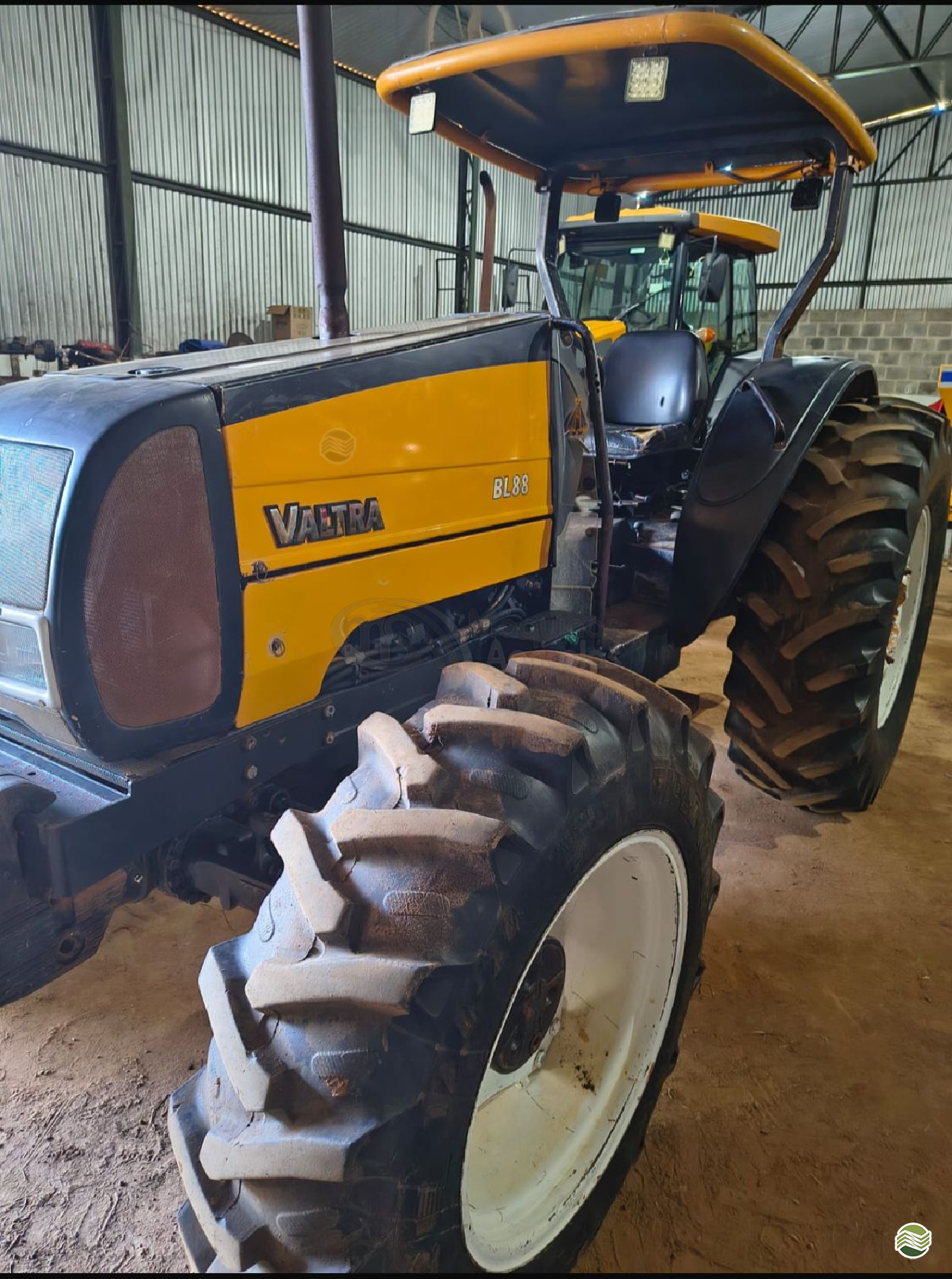 TRATOR VALTRA VALTRA BL 88 Tração 4x4 MS Máquinas Agrícolas DOURADOS MATO GROSSO DO SUL MS