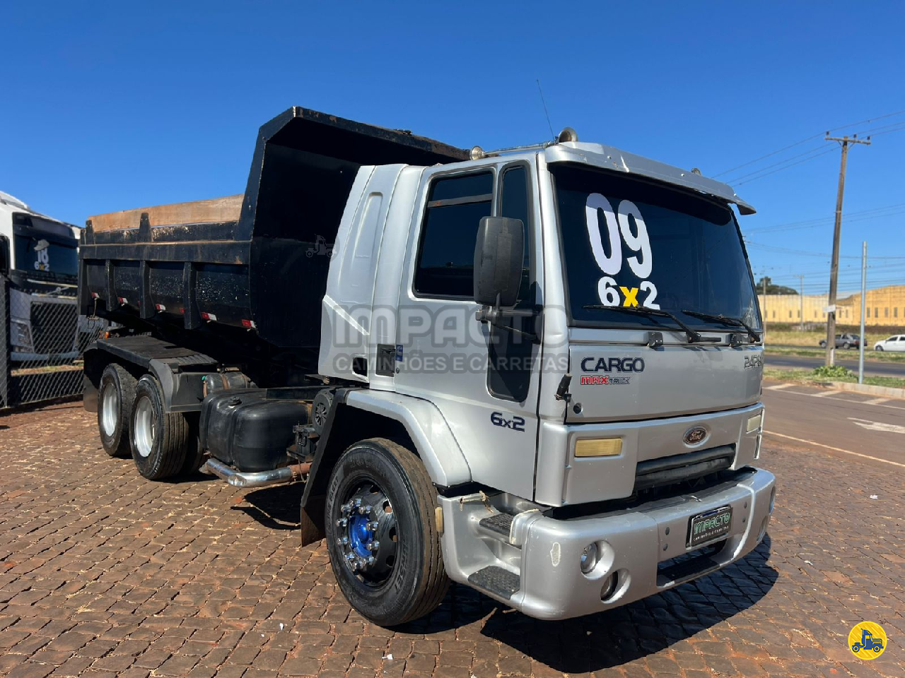 CAMINHAO FORD CARGO 2428 Caçamba Basculante Truck 6x2 Impacto Caminhões e Carretas LONDRINA PARANÁ PR