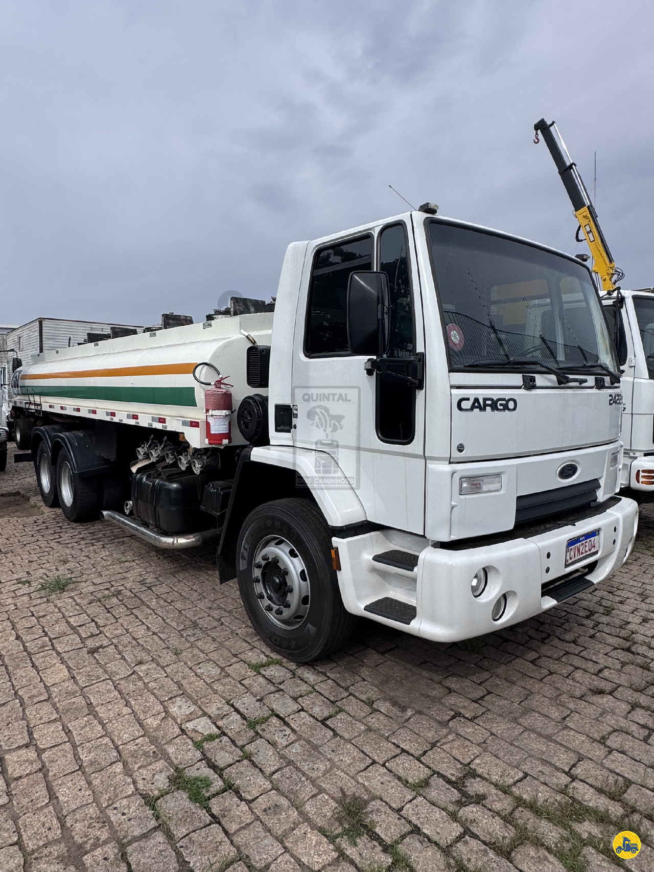 CAMINHAO FORD CARGO 2422 Tanque Aço Truck 6x2 Quintal dos Caminhões SUMARE SÃO PAULO SP